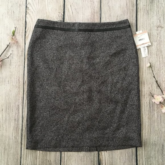 Anne Klein Dresses & Skirts - NWT black ANN KLEIN knee length skirt